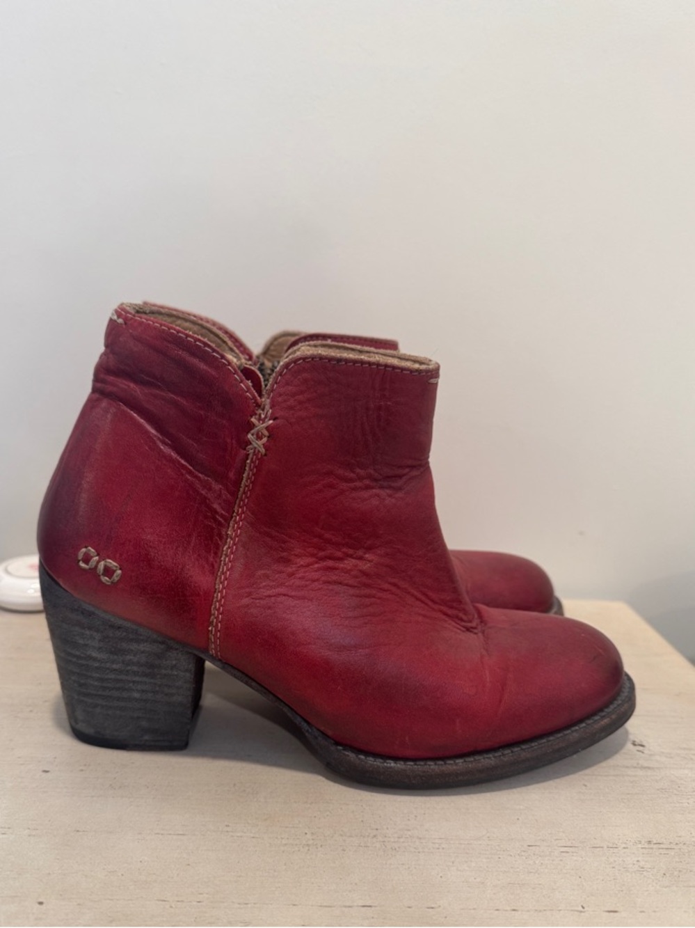 Bed Stu Women’s Red Leather Ankle Boots Size 10 - Picture 4 of 6